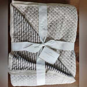 Pottery Barn Jersey Reversible Blanket NWT